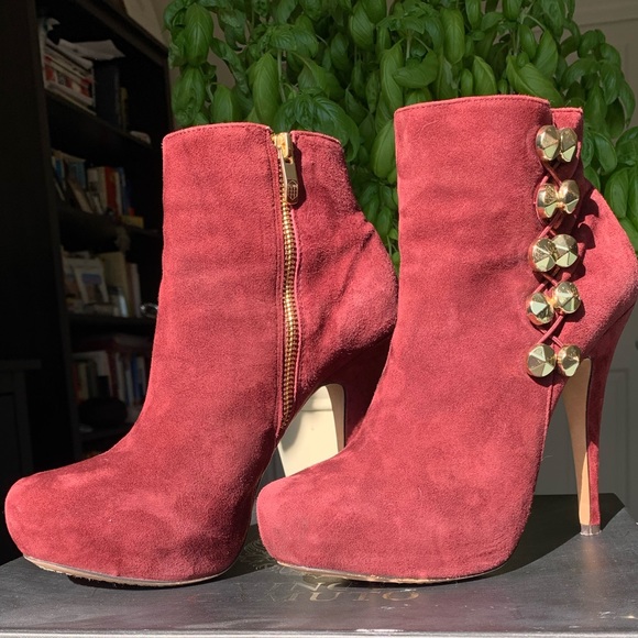 Vince Camuto Jardine Booties - Picture 3 of 13